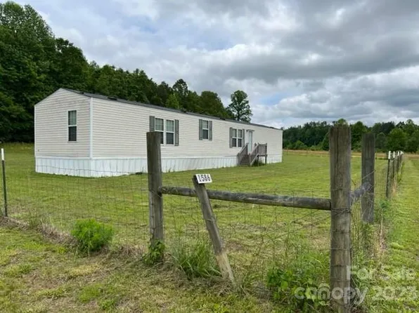 1586 Hemphill Rd, Union Mills, NC 28167