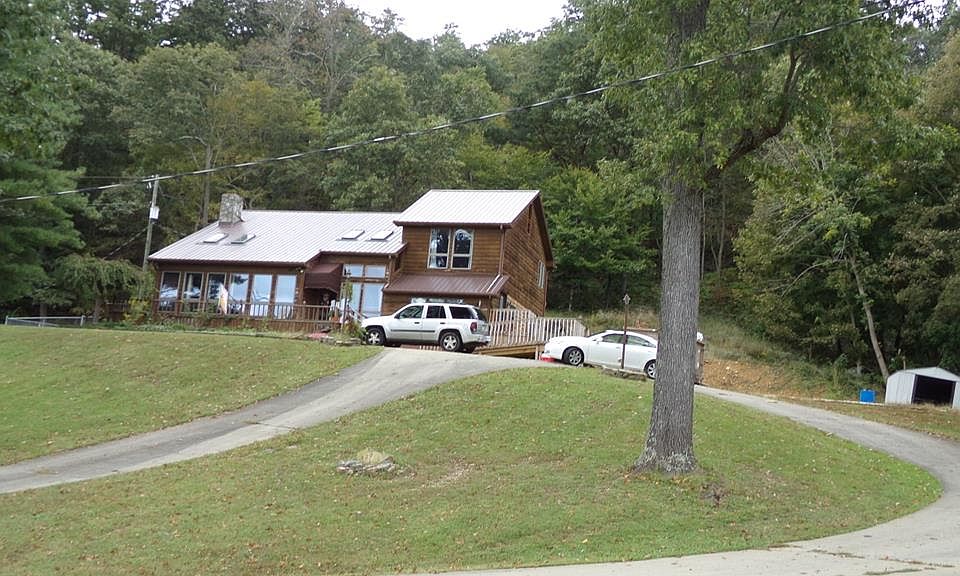 1st image of 127 Vaughters Ct