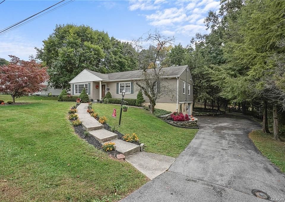 1st image of 12 Tamara Ln
