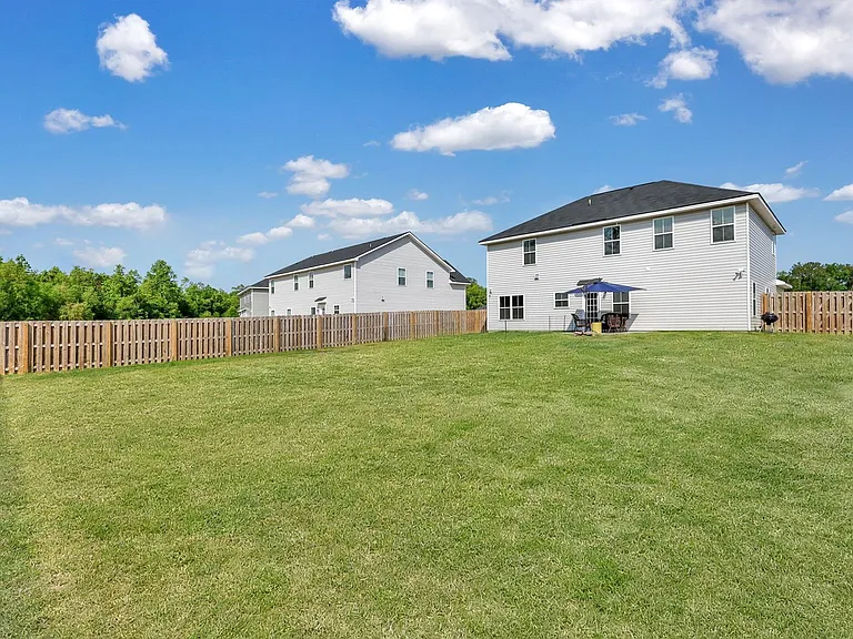 487 Meloney Dr — Photo 38
