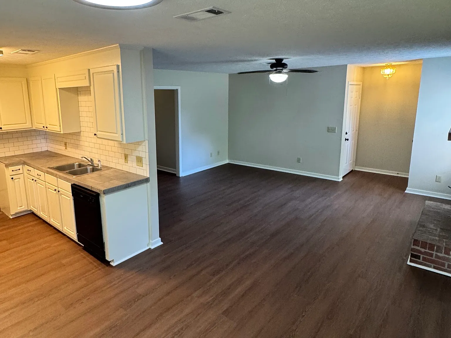 3 bed, $1,995 — Photo 4