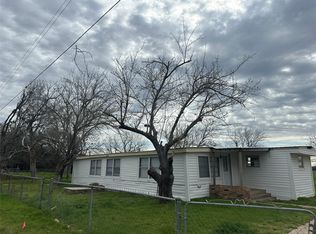 653 James St, Kemp, TX 75143