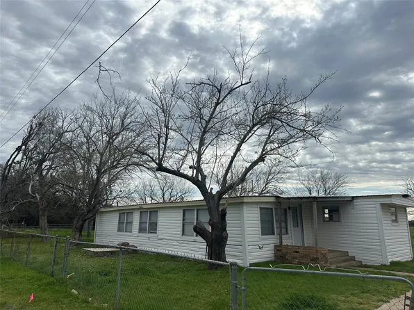 653 James St, Kemp, TX 75143