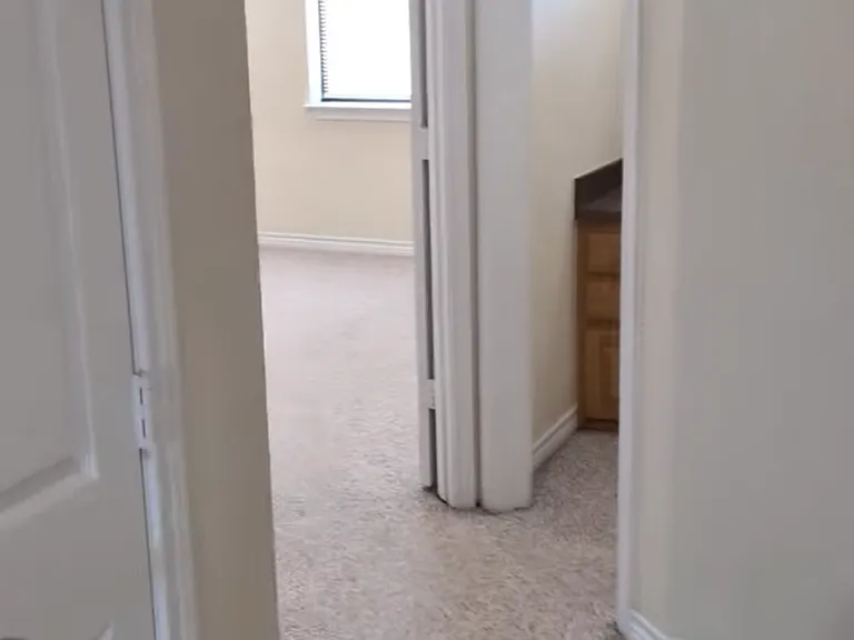 102 N Dallas St #202 — Photo 8