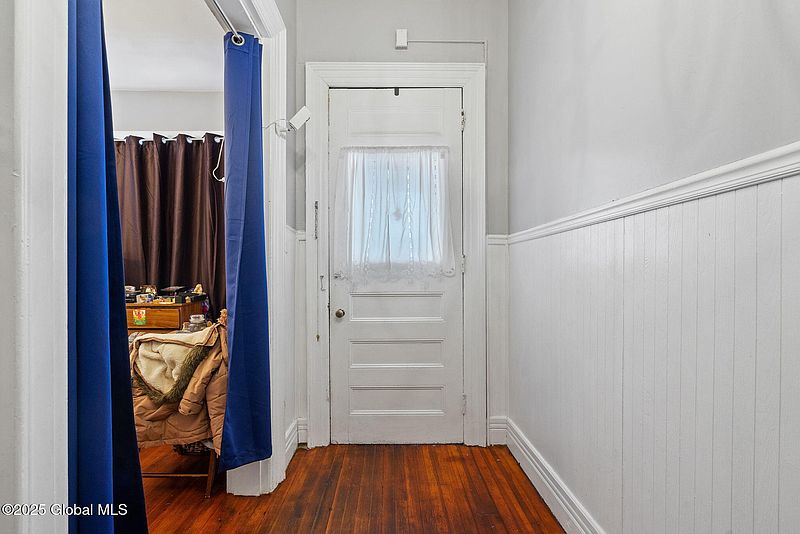 3rd image of 858 Union Street