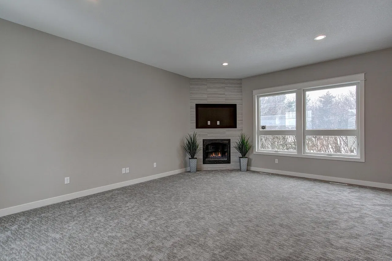3 bed, 2450 sqft, $3,500 — Photo 4