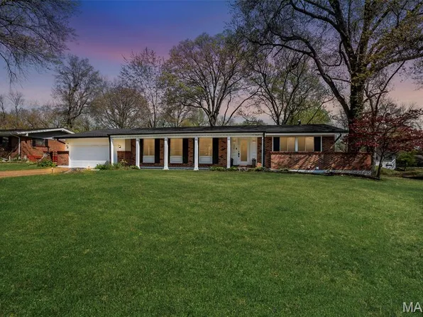 1525 Bayonne Dr, Saint Louis, MO 63138
