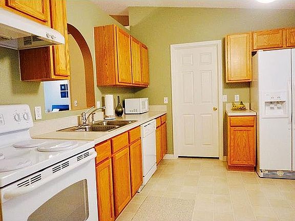 4th image of 3946 Warbler Dr