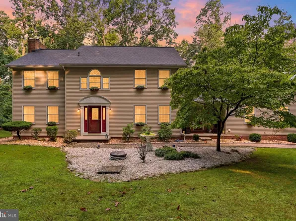 801 Mountain Ct, Hanover, PA 17331