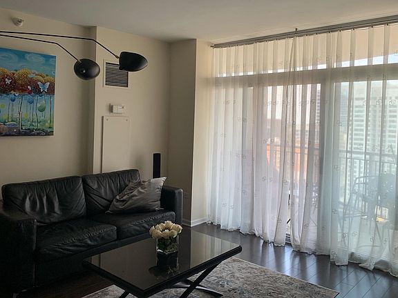 3rd image of 600 N Dearborn St APT 1811