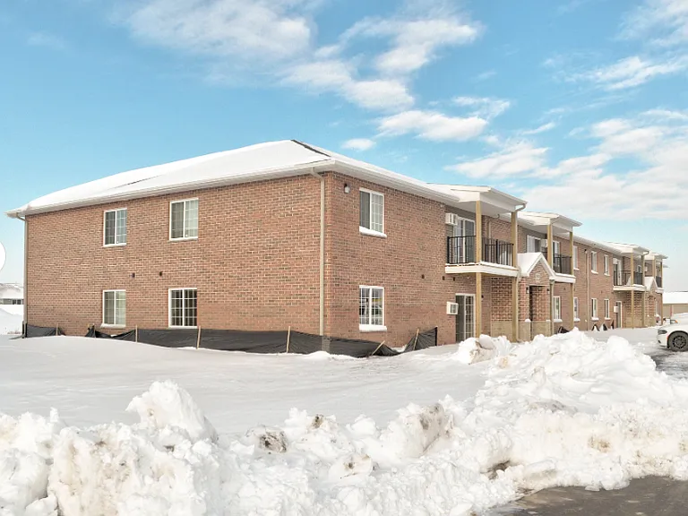 Mountain Bay Apartments — Photo 7