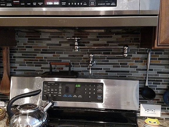 Kitchen: Pot filler faucet