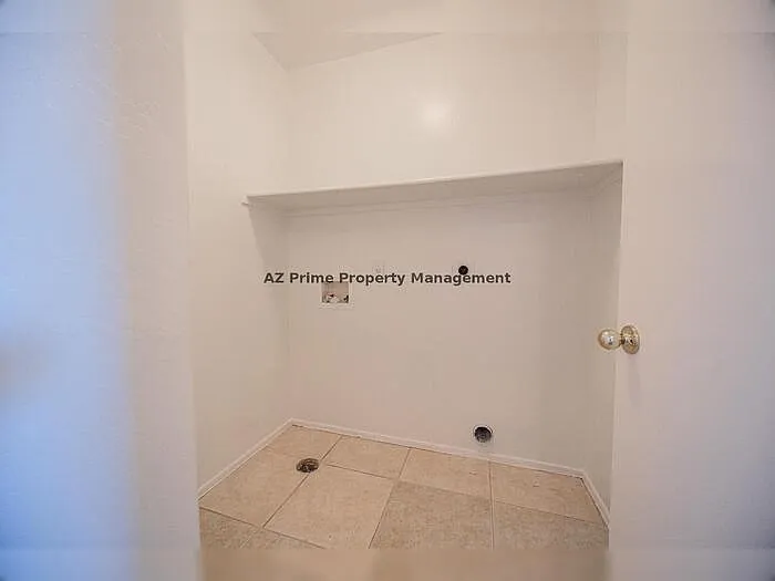 670 E Mariposa Pl — Photo 22