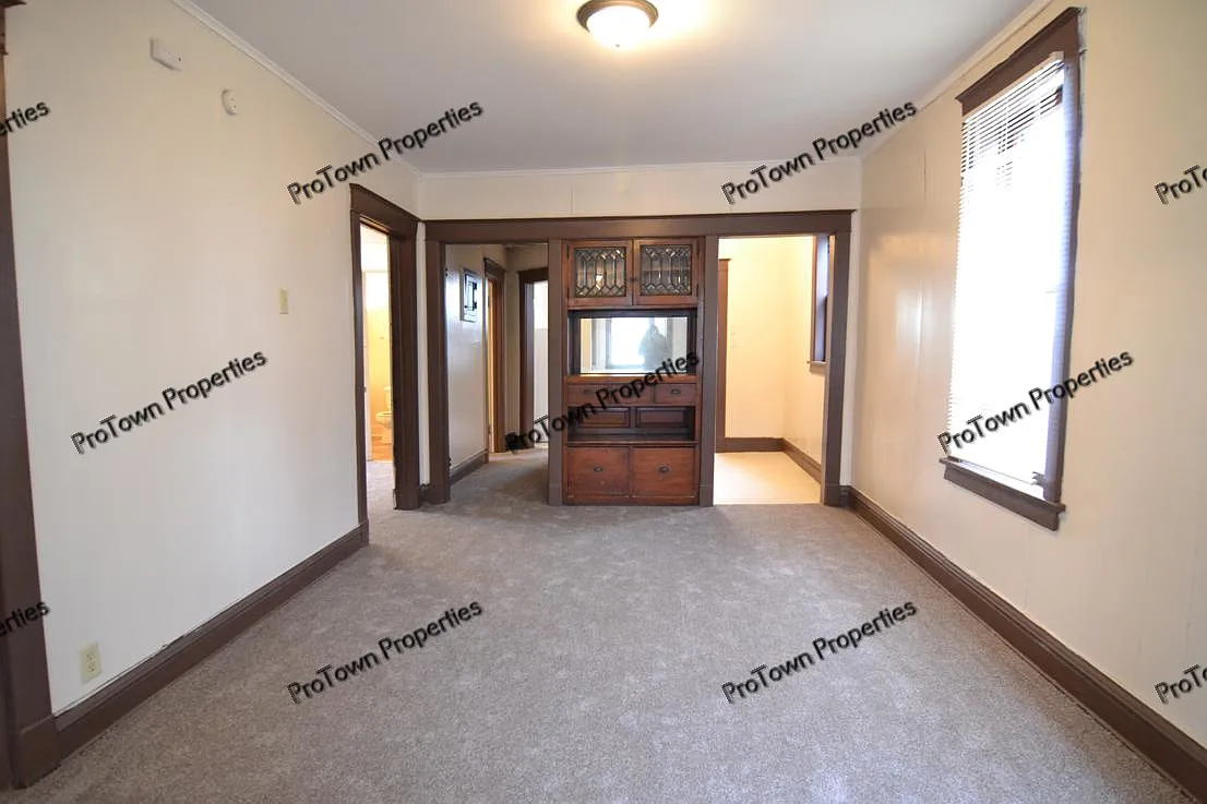 3 bed, 1.0 bath, 850 sqft, $1,295 — Photo 4