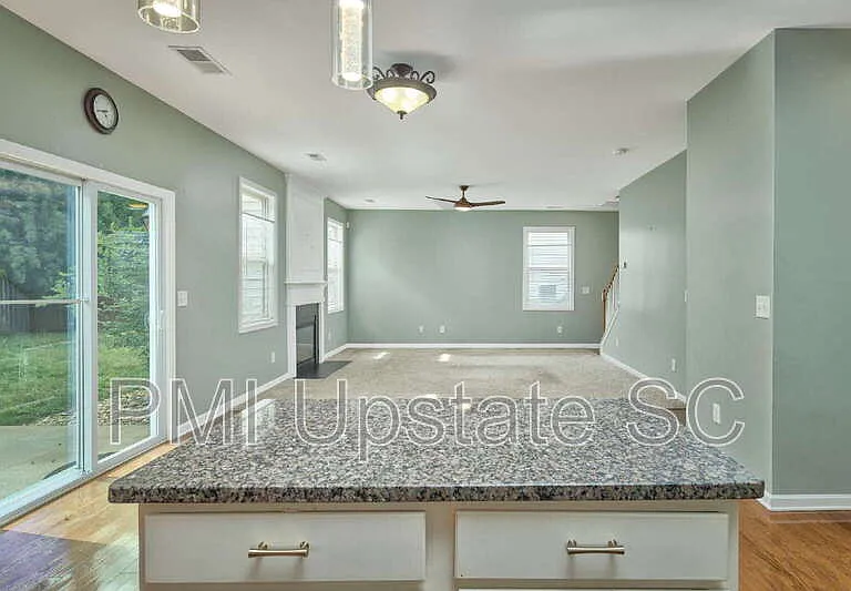 218 Marefair Ln — Photo 9