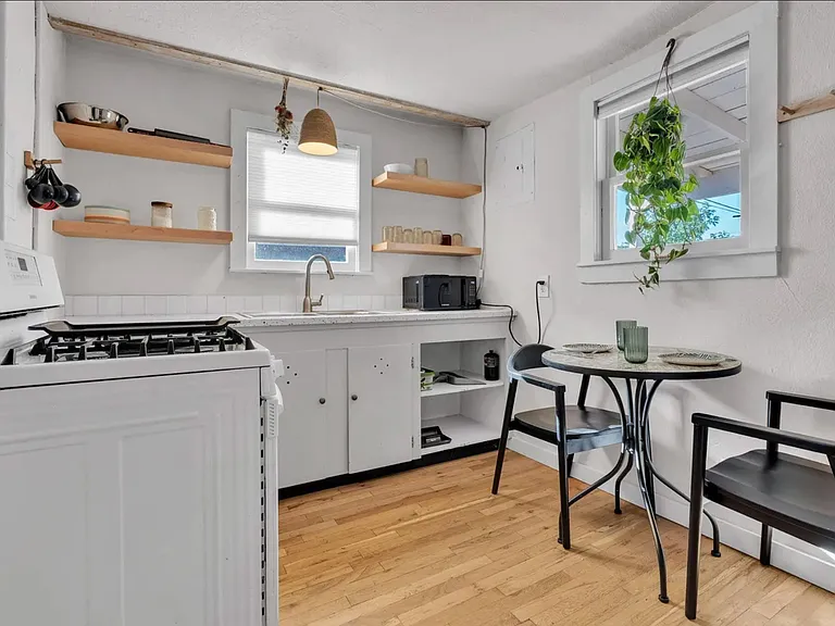 910 Headingly Ave NW — Photo 10