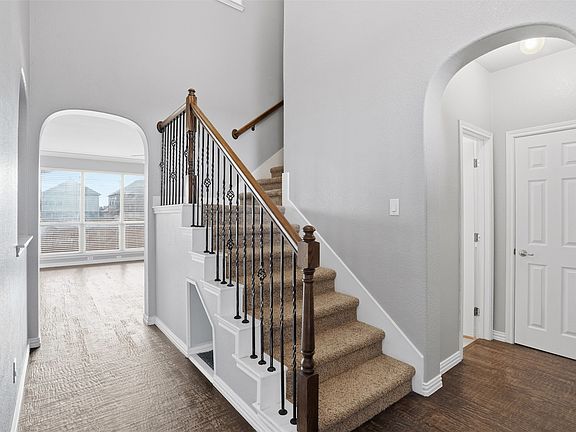 4th image of 2268 Laurel Forest Dr