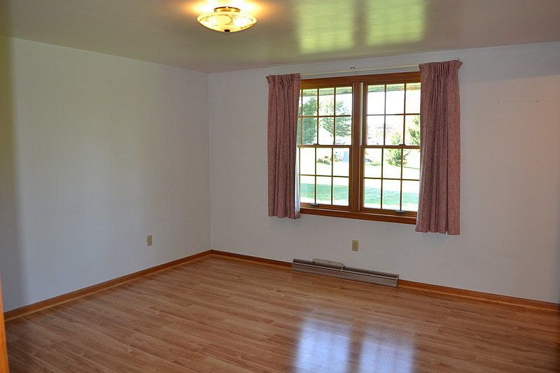2nd image of 68 Wallace Rd