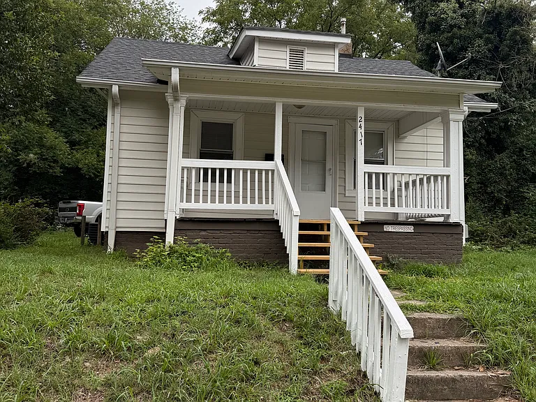 2417 Sink St — Photo 1
