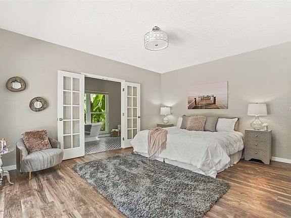 3rd image of 230 Bandera Way NE