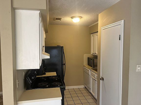 3rd image of 1129 Willow Creek Dr