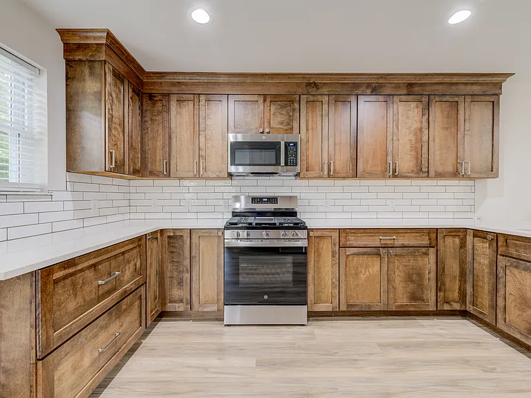 6924 Nashville Ave — Photo 9
