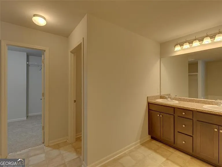 329 Turtle Creek Dr — Photo 12