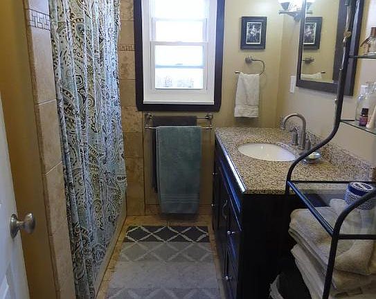 4th image of 4590 34th St