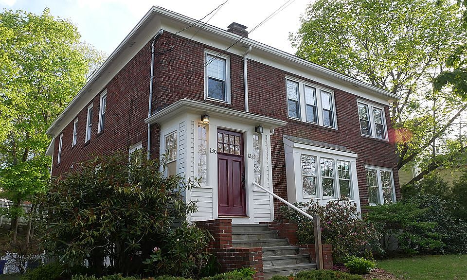 2nd image of 128 Cabot St Unit 128