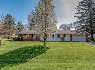 4221 Woodedge Dr, Bellbrook, OH