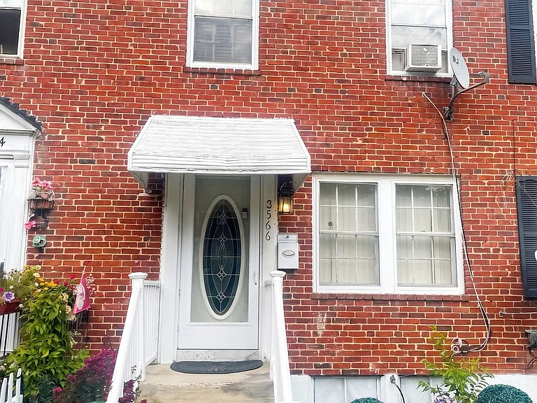 3566 Dudley Ave — Photo 1