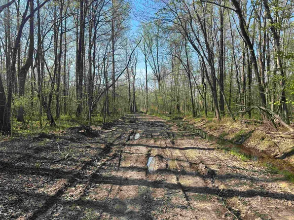 7000 S Meridian Rd, Oakland City, IN 47660