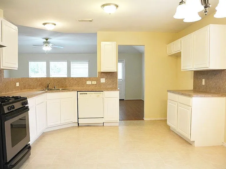 10011 NW Park Place Dr — Photo 10