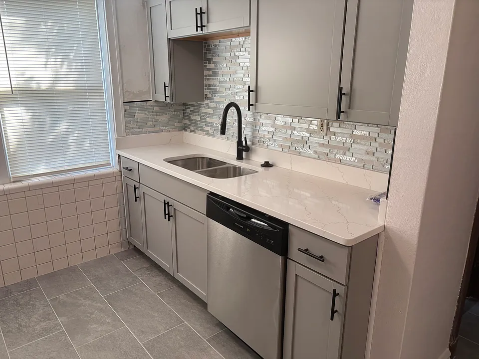 5470 Loughborough Ave #2F