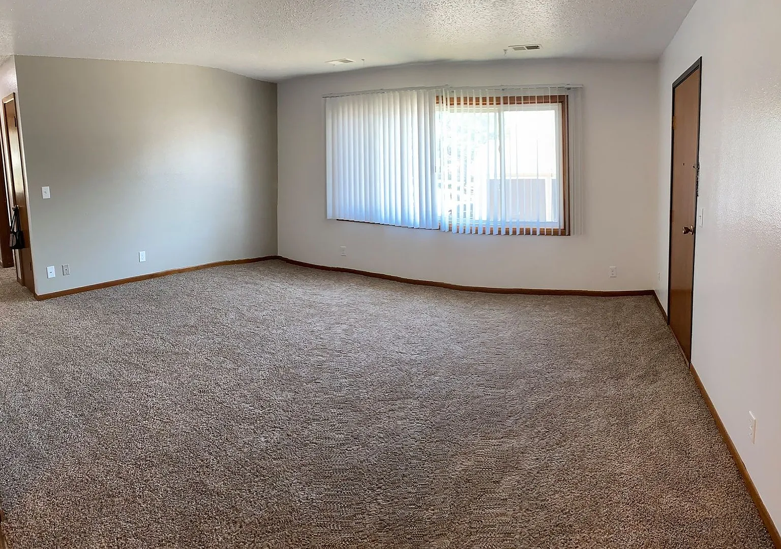 425 Colby Road Waterloo IA — Photo 4