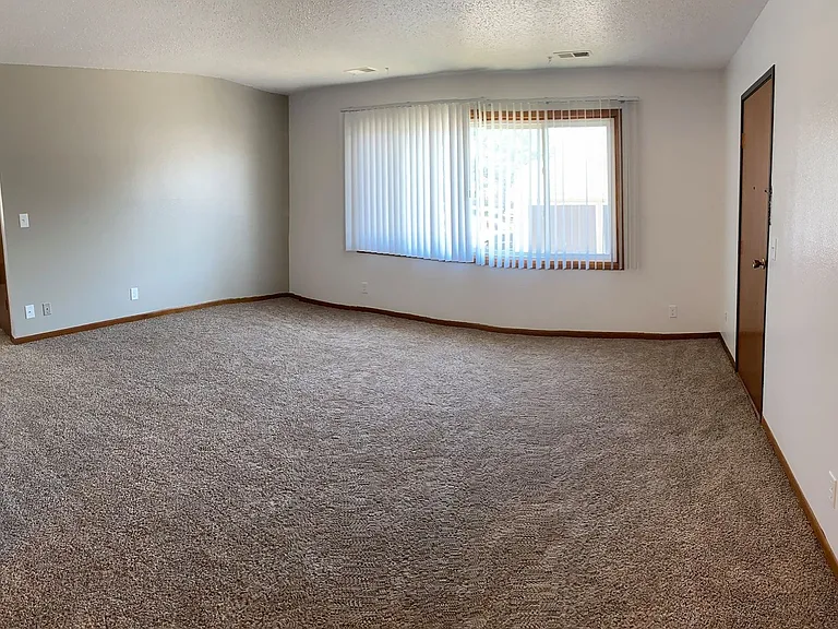 425 Colby Rd — Photo 4