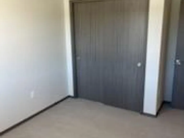 Modern design 3 bed, 2.5 bath duplex Available July 10th! — Photo 12