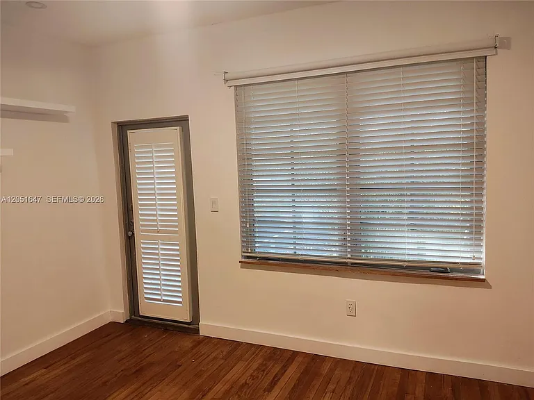 717 Jefferson Ave #6 — Photo 2