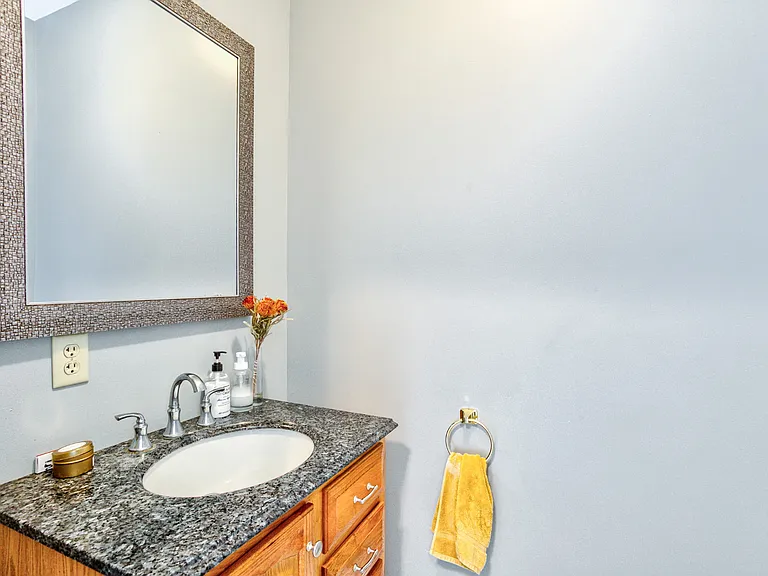 933 English Ave — Photo 17
