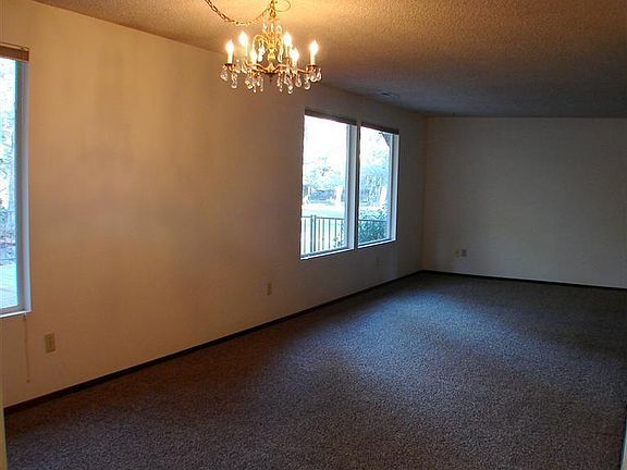 5th image of 20490 SE Klahani Dr