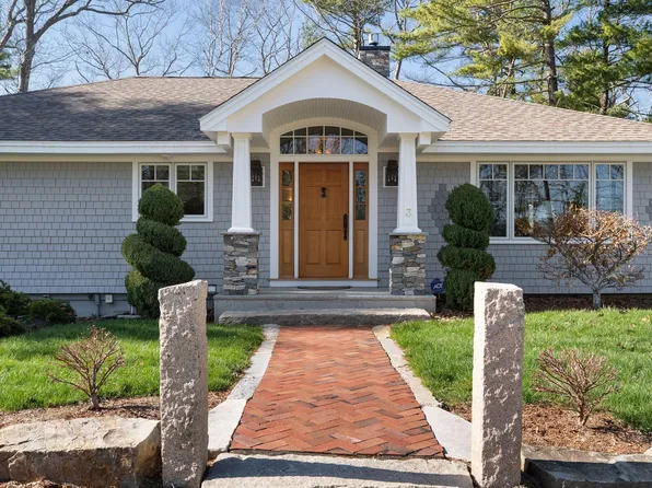 3 Pine Island, York, ME 03909