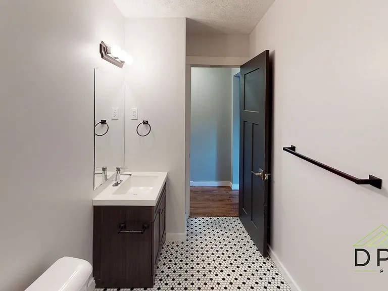 326 E Hillsdale St #8 — Photo 12