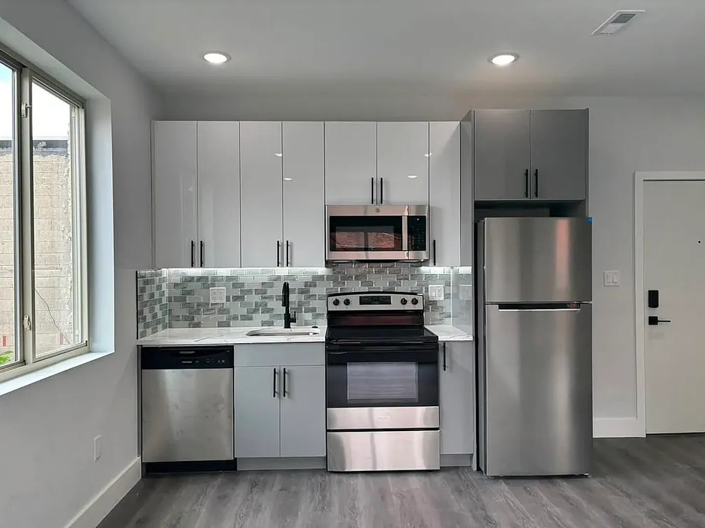 675 N 41st St. — Photo 4