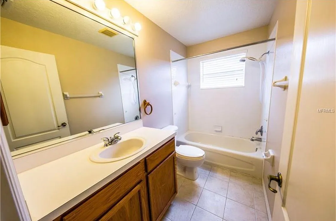 4 bed, 3.5 bath, 2909 sqft, $2,999 — Photo 3
