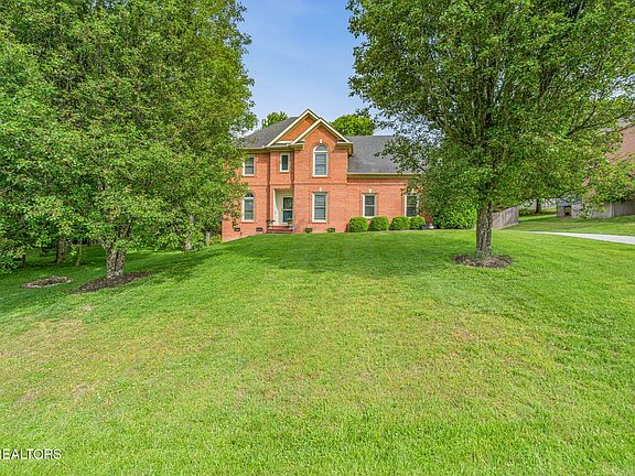 3rd image of 817 Tate Trotter Rd