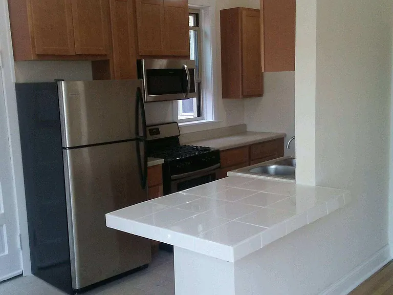 7008 N Greenview Ave #1 — Photo 6