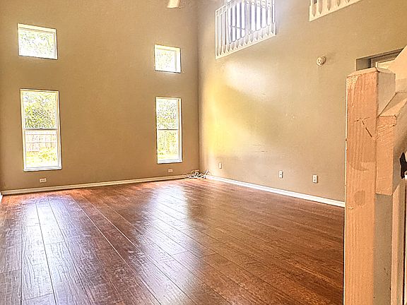 4th image of 3840 Heritage Oaks Ct
