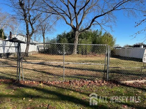 16 Ridge Ave, Sayreville, NJ 08872