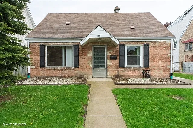 2840 Edgington St photo 1