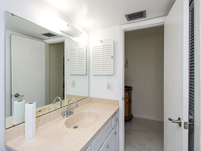 239 Palm Dr #2 — Photo 18